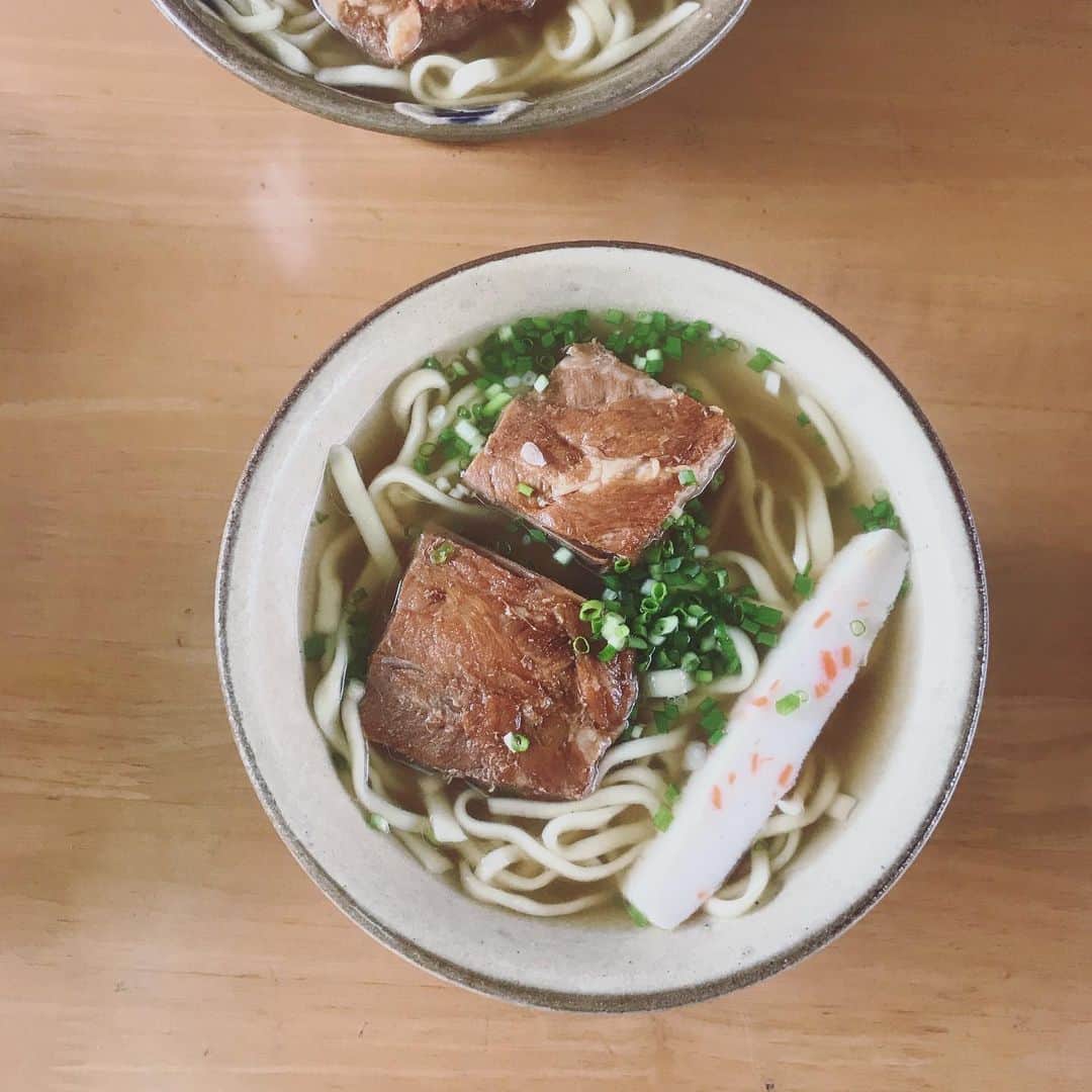 渡辺有子のインスタグラム：「ソーキそばは外せないね！」