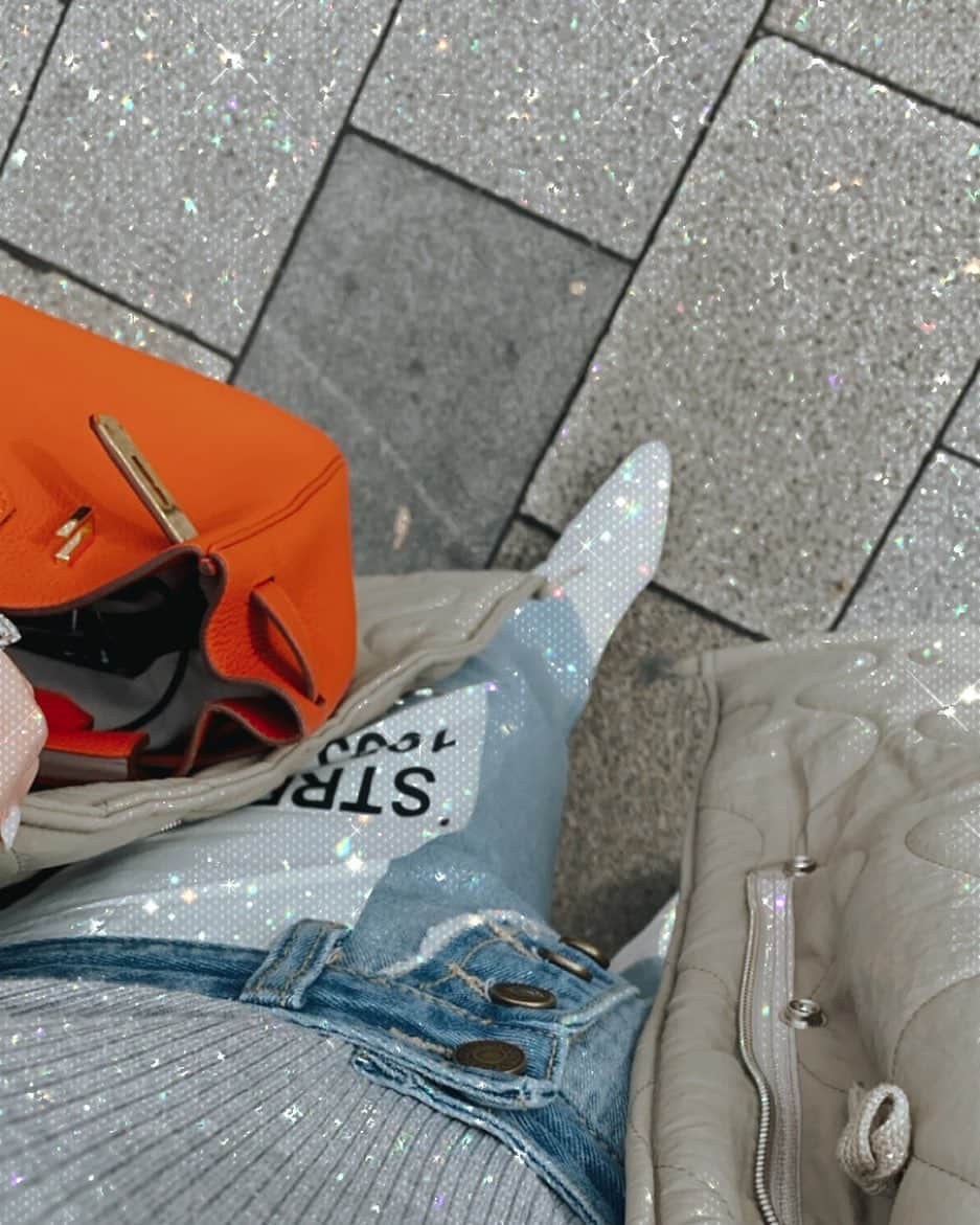shihoのインスタグラム：「😚🍊🤍💙」