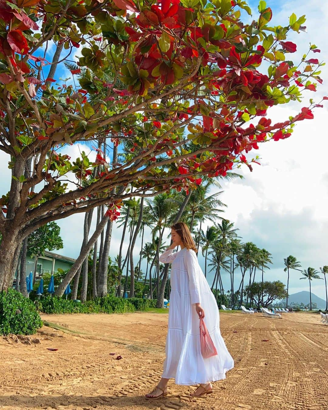 野崎萌香さんのインスタグラム写真 - (野崎萌香Instagram)「お気に入りのワンピは @nequittezpas_aoyama 👗  sandal... @chanelofficial  bagは　Hawaiiのhere で買った 土に還るエコバッグです☺︎ #もえ服」1月12日 11時10分 - moeka_nozaki