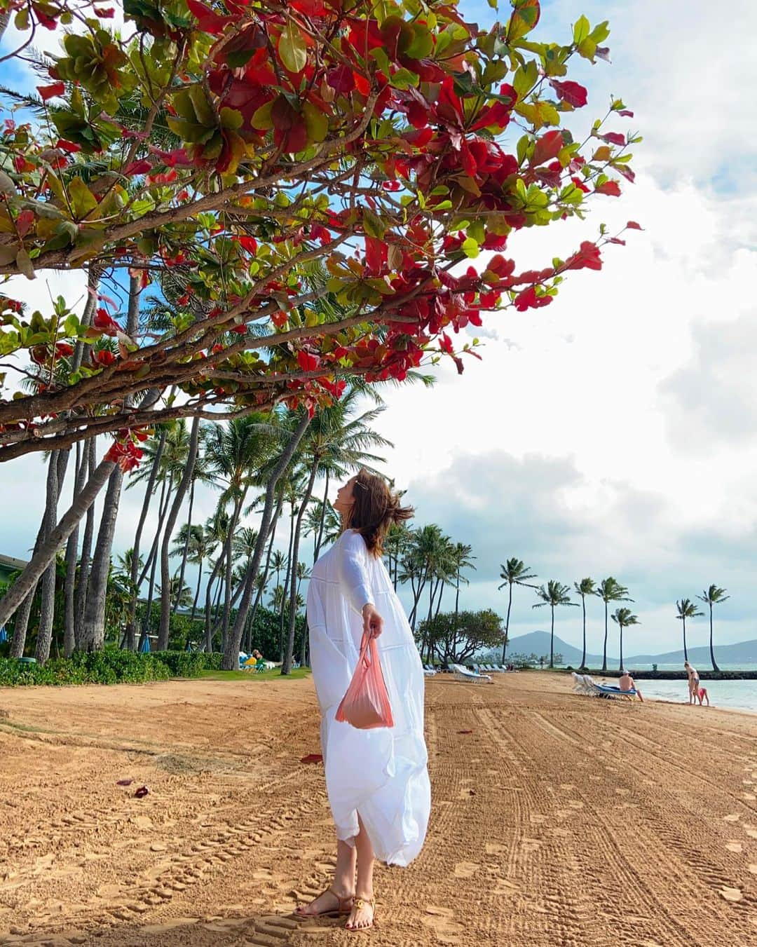 野崎萌香さんのインスタグラム写真 - (野崎萌香Instagram)「お気に入りのワンピは @nequittezpas_aoyama 👗  sandal... @chanelofficial  bagは　Hawaiiのhere で買った 土に還るエコバッグです☺︎ #もえ服」1月12日 11時10分 - moeka_nozaki