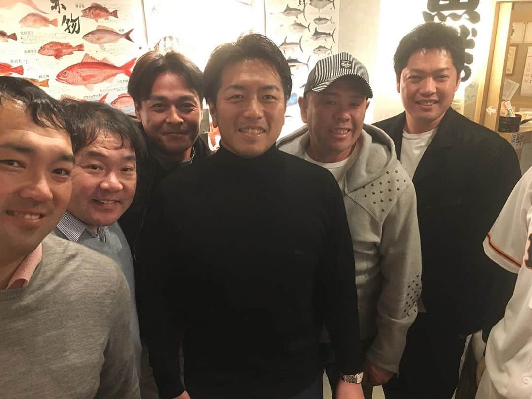 小田幸平のインスタグラム：「巨人時代一緒に戦った條辺の11周年記念❗️久しぶりのチームメイトとパシャ📷#讃岐うどん條辺#進藤実#谷浩弥#條辺剛#安原正敏#酒井純也#読売ジャイアンツ#中日ドラゴンズ#愛媛マンダリンパイレーツ#11周年」