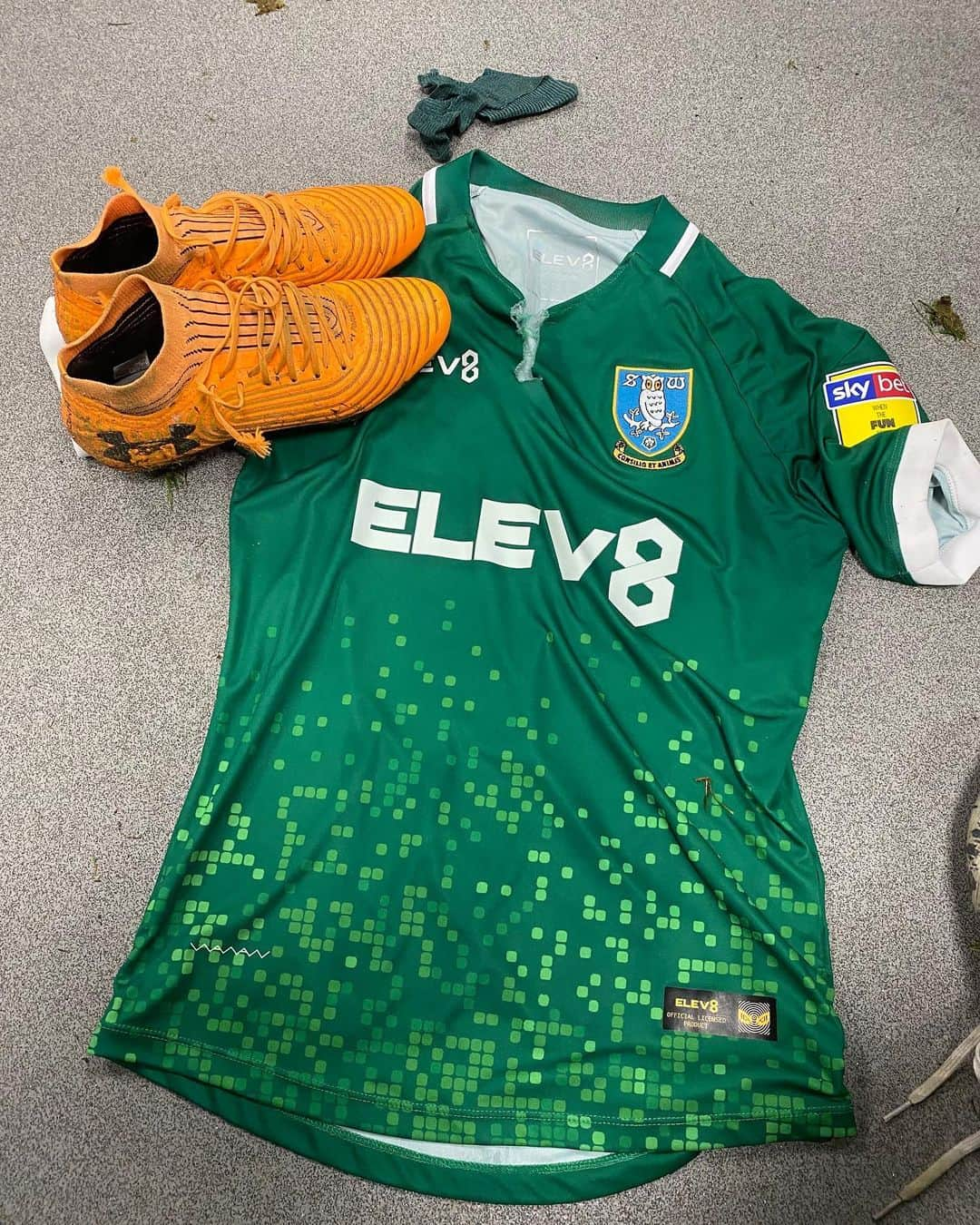 ジェイコブ・マーフィーのインスタグラム：「WHAT A WIN‼️ The celebrate the goal and win I’m giving away my match shirt. Just like the picture to be in for a chance to win 🙌🏽👏🏽 @swfcofficial」