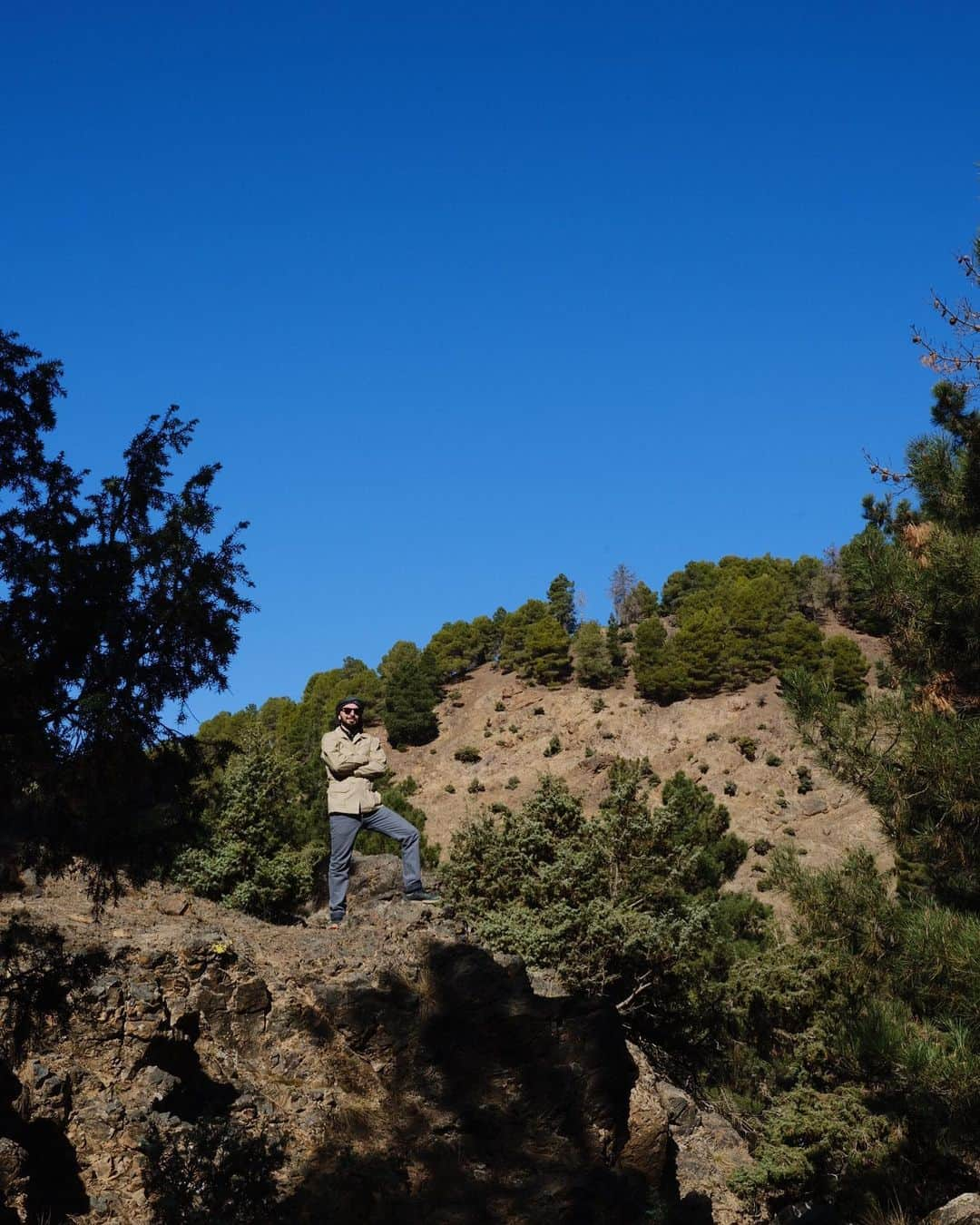 Fueguia 1833さんのインスタグラム写真 - (Fueguia 1833Instagram)「🇲🇦 @julianbedel exploring the Atlas mountains in #Morocco, from where we distill organic ingredients: #Neroli #orangeblossom #petitgrain #wildthyme #Bluetansy #Rosedamascena #Mint #Chamomile #CedarAtlas #Irispallida #irisgermanica #geranium # marjorane #juniperus #cypress  and many more! #fueguia #fueguia1833 #atlasmountains」1月12日 3時05分 - fueguia1833