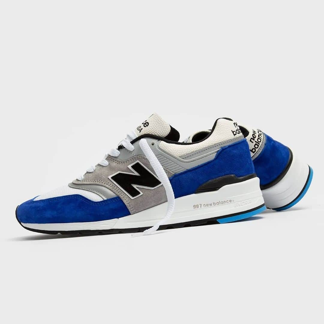 Sneaker Newsさんのインスタグラム写真 - (Sneaker NewsInstagram)「New Balance is ready for 2020 with more Made In USA 997s. This sporty royal blue suede appears with white mesh toe-boxes and a package of grey accents on the upper for that pure retro-runner appeal. Hit the link in our bio for more details.」1月12日 4時00分 - sneakernews