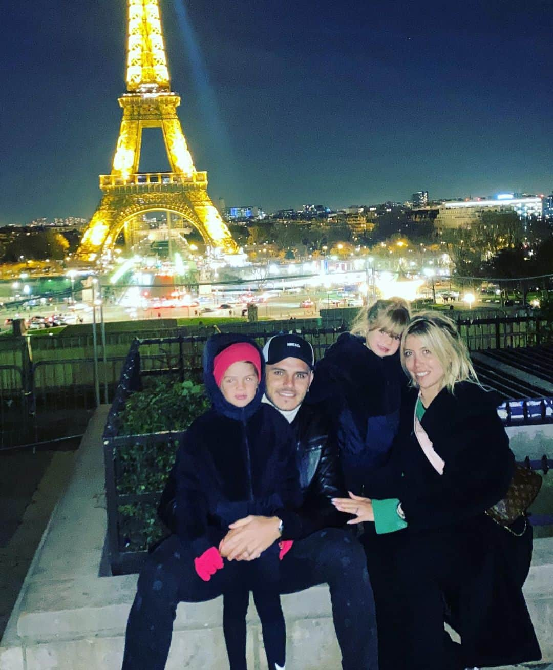 マウロ・イカルディさんのインスタグラム写真 - (マウロ・イカルディInstagram)「❤️🗼🇫🇷 @wanda_icardi」1月12日 4時44分 - mauroicardi