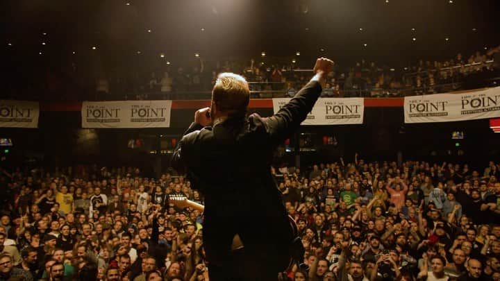 ジョン・フェルドマンのインスタグラム：「Thank you sold out St Louis! Denver up next!! @mikeherreratd @moonvaljeanhere @nickgross @reedaretheunion @charliepaulson 🎥 @calebalvarezz」