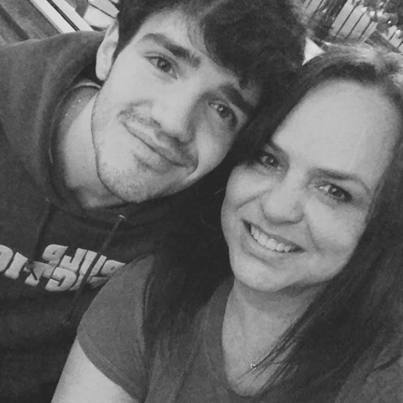 Aaron Carpenterさんのインスタグラム写真 - (Aaron CarpenterInstagram)「Happy birthday Mom❤️ i love you!!」1月12日 6時34分 - aaroncarpenter