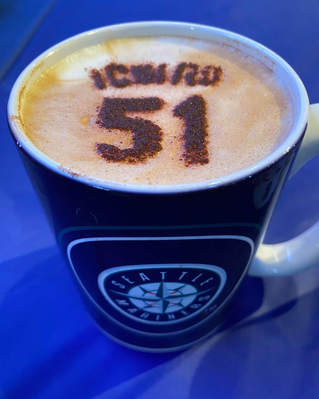 ニッチロー'さんのインスタグラム写真 - (ニッチロー'Instagram)「テンション上がります。  #ichiro #ichirosuzuki  #51 #seattlemariners  #mlbcafetokyo  #majorleague  #baseball #mlb #イチロー　選手 #背番号51 #シアトルマリナーズ #メジャーリーグ #ベースボール #野球」1月12日 6時37分 - nicchiro5.1