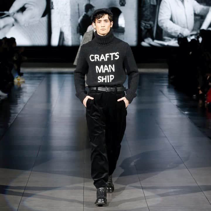のインスタグラム：「The #DGMestieriDArte Men's Fall Winter 2020/21 Fashion Show. The look is a journey through ancient crafts.  The knitwear sweater speaks of artistic craftsmanship, even with the lettering on it. The velvet pants recall garments with classic Dolce&Gabbana DNA.  The background sounds recall those of real craftworks.  #DGArtisticCraftsmanship #DGMenFW21 #DolceGabbana #DGFattoAMano」