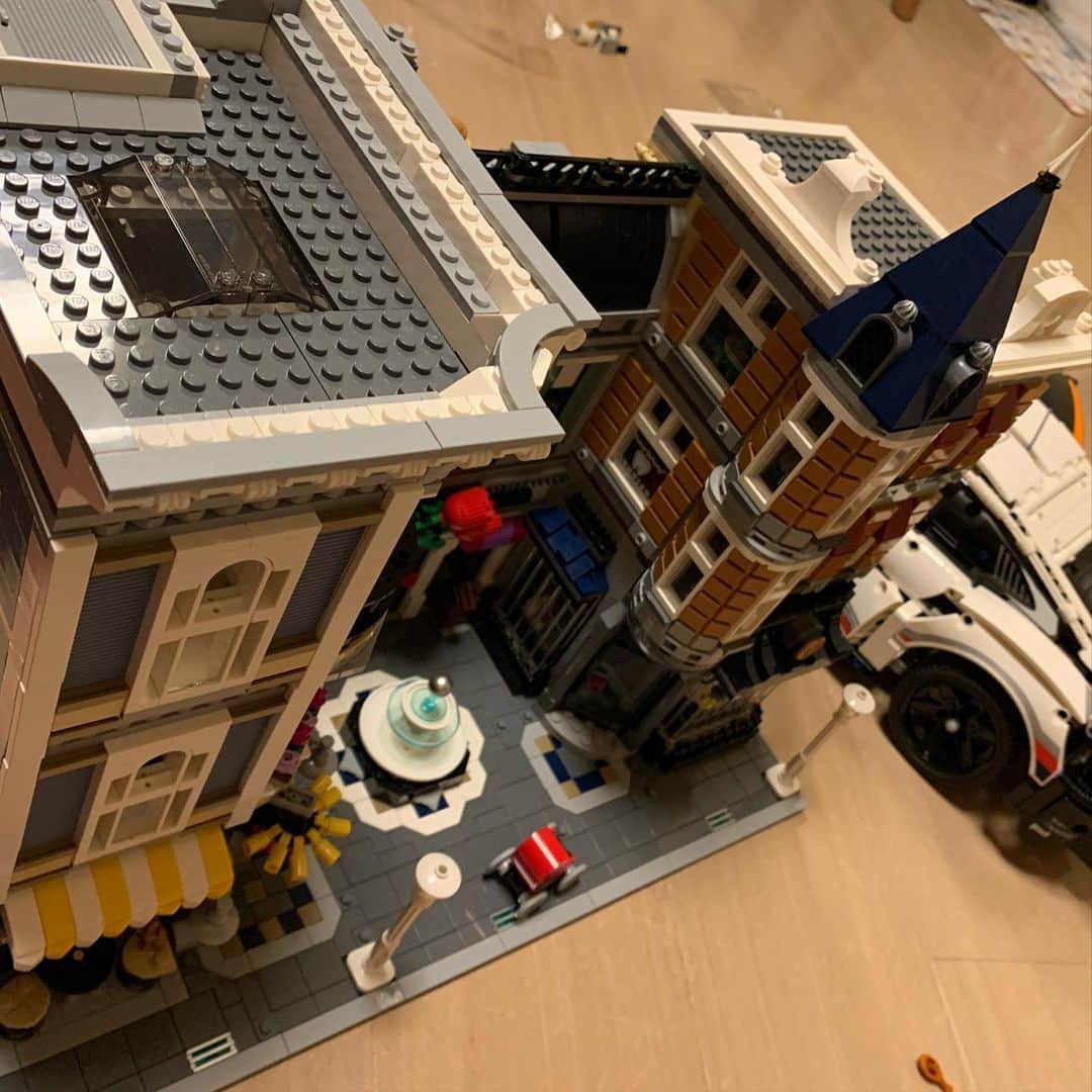 村田諒太さんのインスタグラム写真 - (村田諒太Instagram)「息子が作ったLEGO達 LEGOを始めると、寝ることすら嫌になり熱中するようです 没頭する力を育てたいので、LEGOには助けられます #lego #教育」1月12日 8時12分 - ryota_murata_official