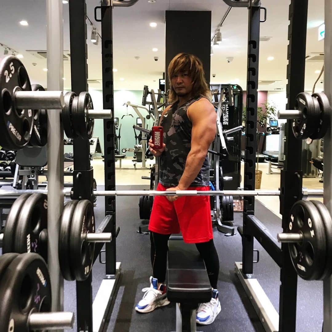 棚橋弘至さんのインスタグラム写真 - (棚橋弘至Instagram)「朝トレ終わり。うりゃ！ #松山 #anytimefitness #tricepsworkout 昨夜、食べ過ぎたカロリー消費←それは無理」1月12日 8時13分 - hiroshi_tanahashi