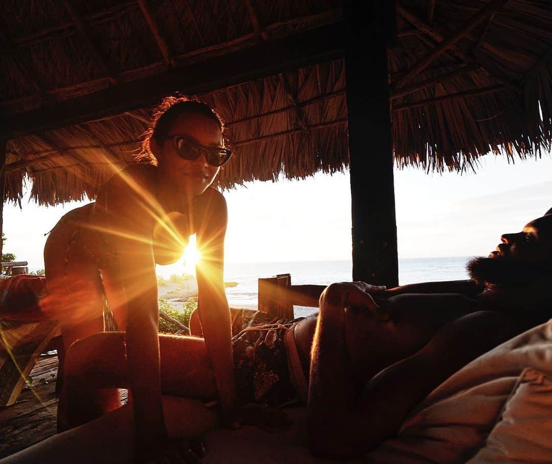 ジェローム・デュランのインスタグラム：「Vibezzz 🌅 a LOT of love for these 2 🧡 @laisribeiro @stickity13 🇯🇲」