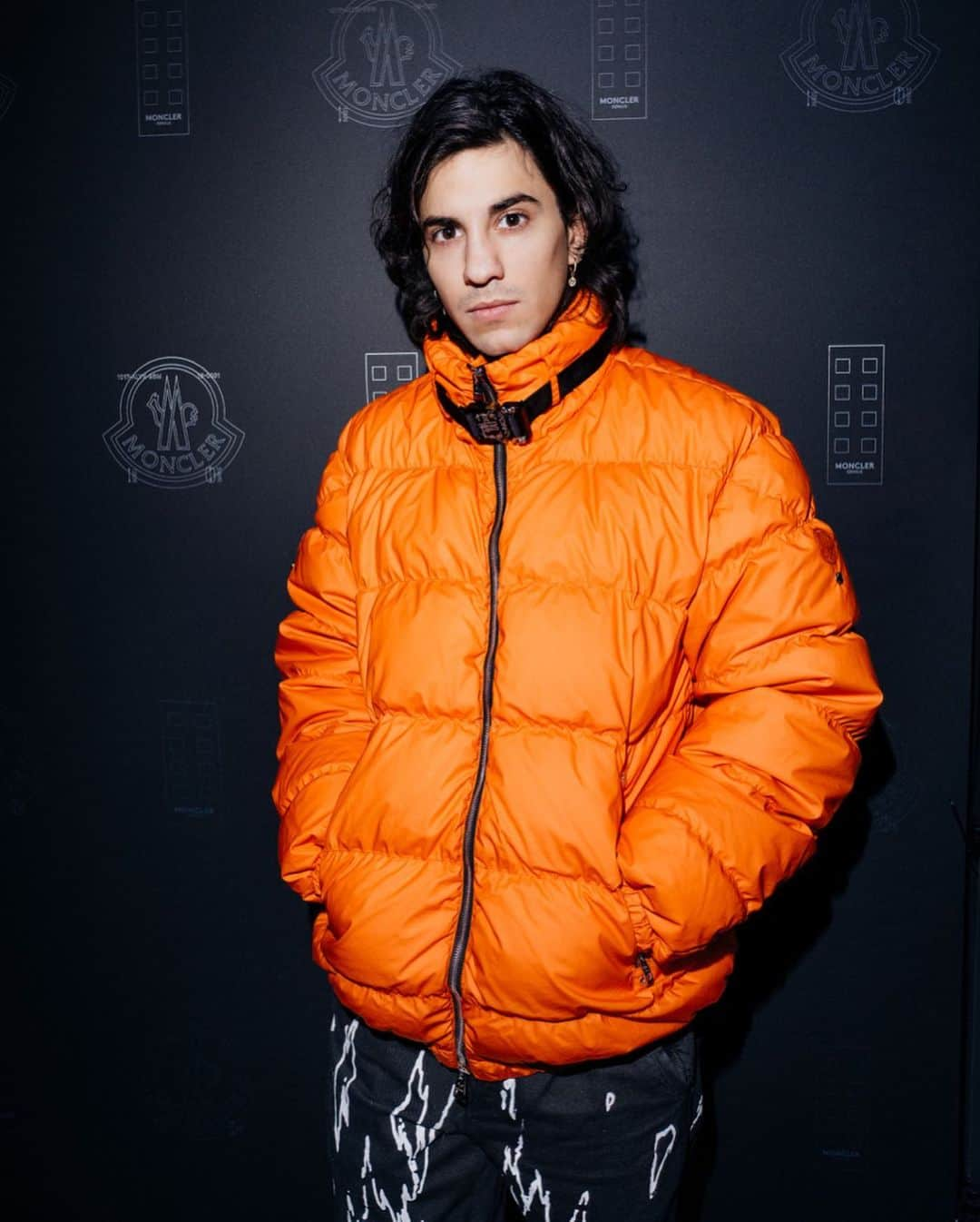 モンクレールさんのインスタグラム写真 - (モンクレールInstagram)「Industrial energy. Guests at the launch of #MONCLER1017ALYX9SM at the House of Genius, Milan. Collection available in stores and on Moncler.com now. _ #MONCLERGENIUS @alyxstudio @matthewmwilliams」1月12日 8時28分 - moncler