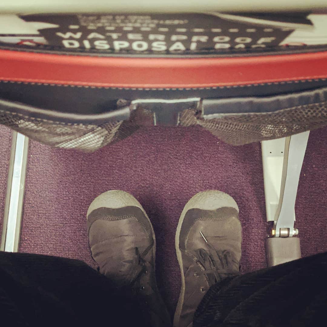 山下晃和さんのインスタグラム写真 - (山下晃和Instagram)「【JOURNEY】I wear a Howser on my journey.  Super warm and relaxing!!! ✈✈✈ I’m overjoyed!! #keen #keenambassador #keenjapan #flight #travel #trip #Japan #relaxing #relax #冬KEEN #リラックス #旅してますか #今日もKEENを履かなくちゃ #warm #boots #shoes #keenhowser #howser #airport #キーン #保温 #温まる #rokx #ロックス #outdoor #冬支度 #KEENで冬支度」1月12日 8時38分 - travel_akikazoo