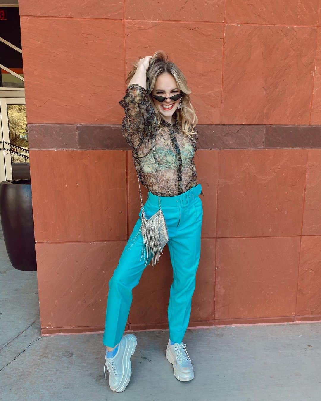 Addison Moffettのインスタグラム：「Bubbles reporting for duty」