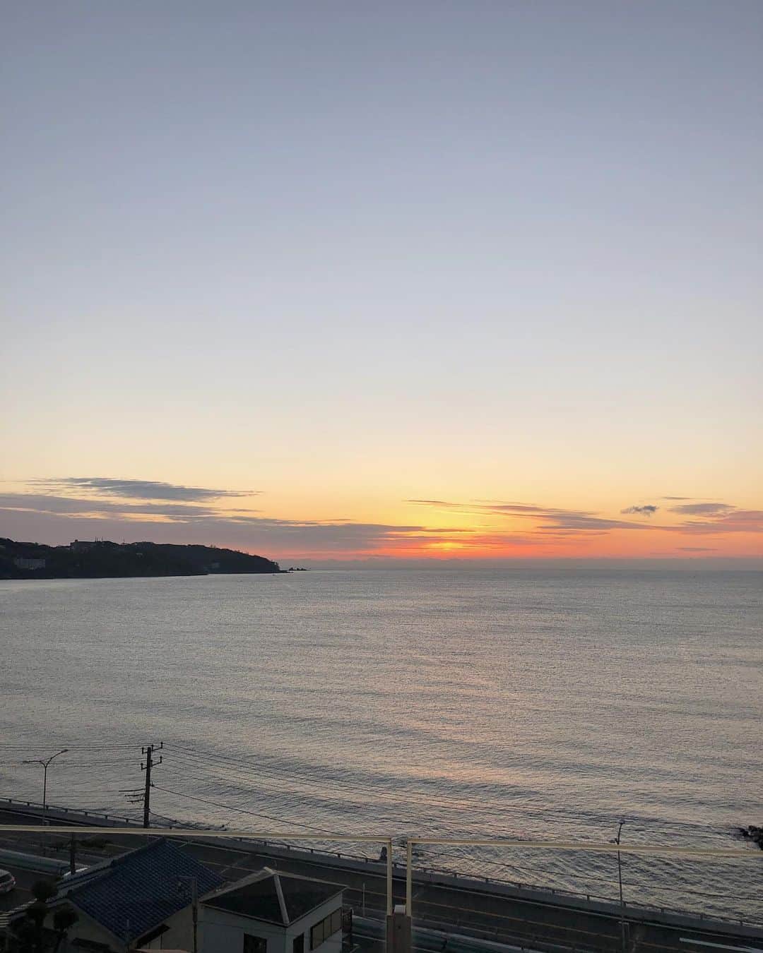 山本浩未さんのインスタグラム写真 - (山本浩未Instagram)「海から太陽☀️ おはようございます」1月12日 9時30分 - hiromicoy