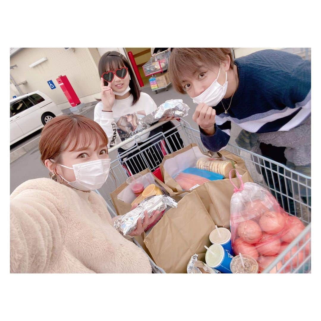 辻希美さんのインスタグラム写真 - (辻希美Instagram)「コストコ行ったよぉ🧸💕 #コストコ #今日も大量 #三連休 #激混み #でも何回行っても楽しい #🧸💕」1月12日 19時26分 - tsujinozomi_official