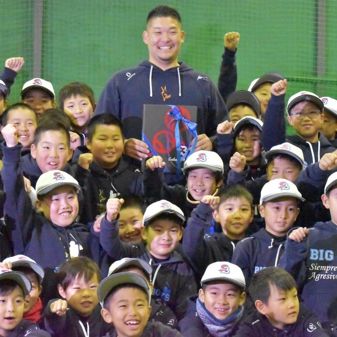 筒香嘉智さんのインスタグラム写真 - (筒香嘉智Instagram)「Instagram始めました！ 本日は、スーパーバイザーを務めている、堺ビッグボーイズの選手たちと交流してきました！　彼らの元気な姿に刺激をもらい、野球をプレーする子供がもっとたくさん増えてくれれば良いなと改めて思いました！」1月12日 19時46分 - yoshitomo.tsutsugo_official