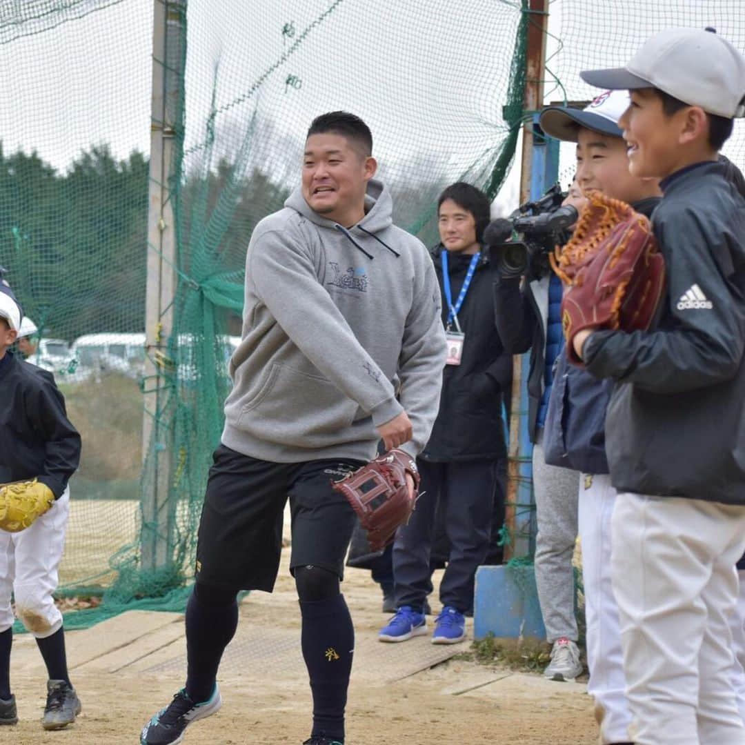 筒香嘉智さんのインスタグラム写真 - (筒香嘉智Instagram)「Instagram始めました！ 本日は、スーパーバイザーを務めている、堺ビッグボーイズの選手たちと交流してきました！　彼らの元気な姿に刺激をもらい、野球をプレーする子供がもっとたくさん増えてくれれば良いなと改めて思いました！」1月12日 19時46分 - yoshitomo.tsutsugo_official