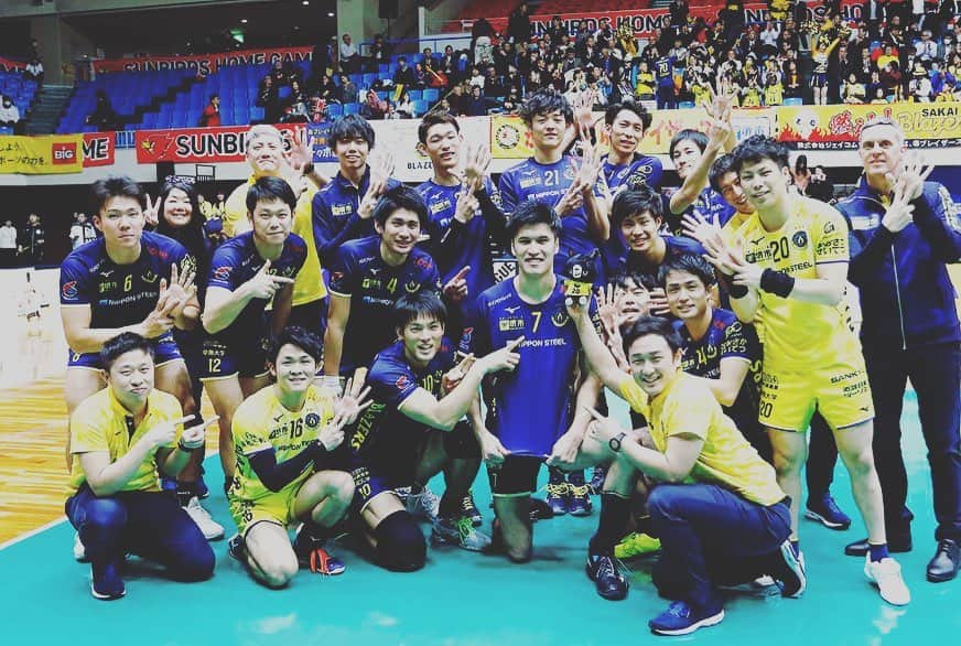 山本智大のインスタグラム：「熊本大会2連勝✨ 来週から3legがスタートします！ 応援よろしくお願いします🤲 #Vリーグ #Vリーグはバレーだよ #堺ブレイザーズ #熊本大会 #2連勝 #来週は沖縄」