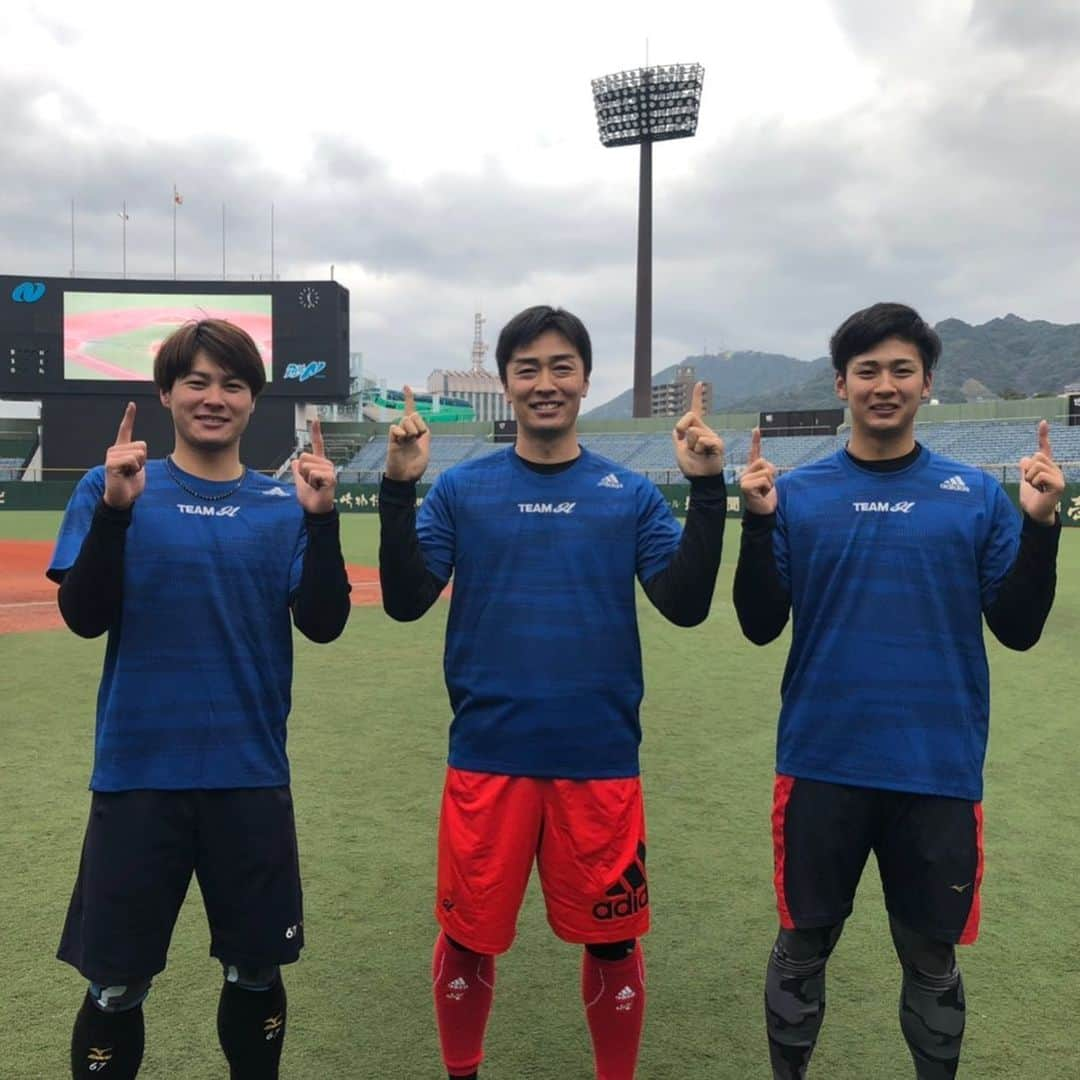 福岡ソフトバンクホークスさんのインスタグラム写真 - (福岡ソフトバンクホークスInstagram)「#自主トレレポート #和田毅 #笠谷俊介 #渡辺健史 #team21 #softbankhawks #ホークス #s15」1月12日 19時59分 - softbankhawks_official