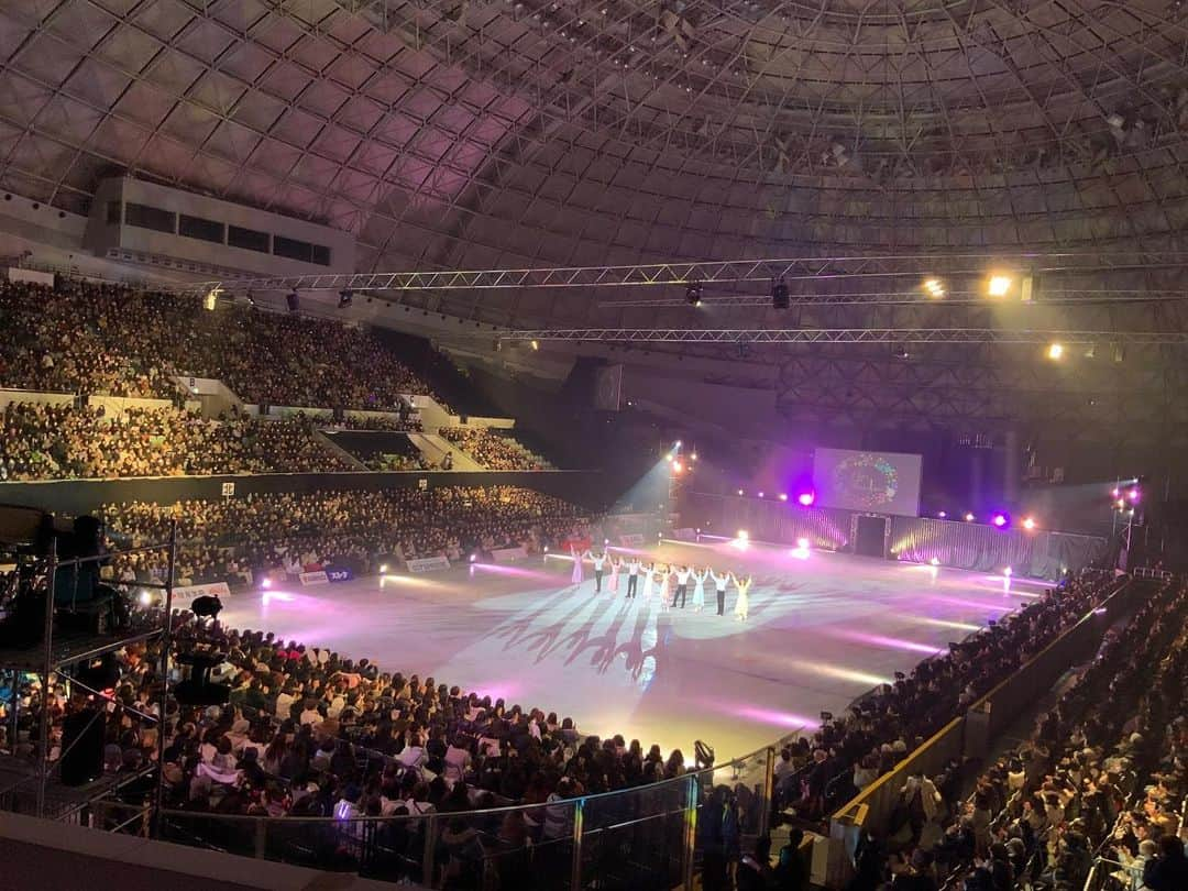 川原星のインスタグラム：「浅田真央サンクスツアー大阪公演ありがとうございました。2020年の最初にこんな広い会場で滑れて、本当に幸せに思います。全日本とはまた少し違う温かい空気に包まれていて滑っててとても楽しかったです。今年も一年頑張ります！！ #浅田真央サンクスツアー」