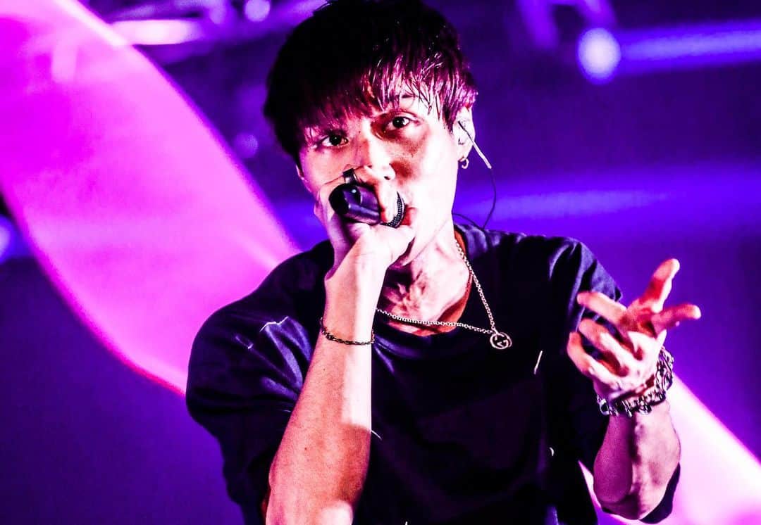 のインスタグラム：「#FM802 RADIO CRAZY 🎤  3日目 Z-STAGEにgo!go!vanillasが 🌈  #レディクレ のライブ音源の一部は2020年1月13日（月・祝）19時からのRADIO CRAZY音源特番「RADIO de LIVE CRAZY」でオンエア予定📻  さらにLIVE HOUSE Antenna出演者のライブ音源の一部は、 2020年1月12日(日)24時からの「RADIO de LIVE CRAZY Eve」でオンエア予定🔈  #radiko を使えばスマホ、PCでクリアにFM802を聴くことができます👂  #gogovanillas」