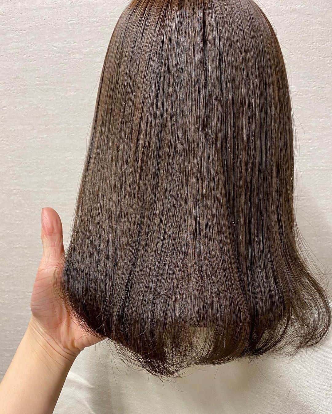 仲村和泉さんのインスタグラム写真 - (仲村和泉Instagram)「明日の成人式に向けてヘアメンテナンス☺︎☺︎ . #hair #haircolor」1月12日 20時27分 - izurin_0315