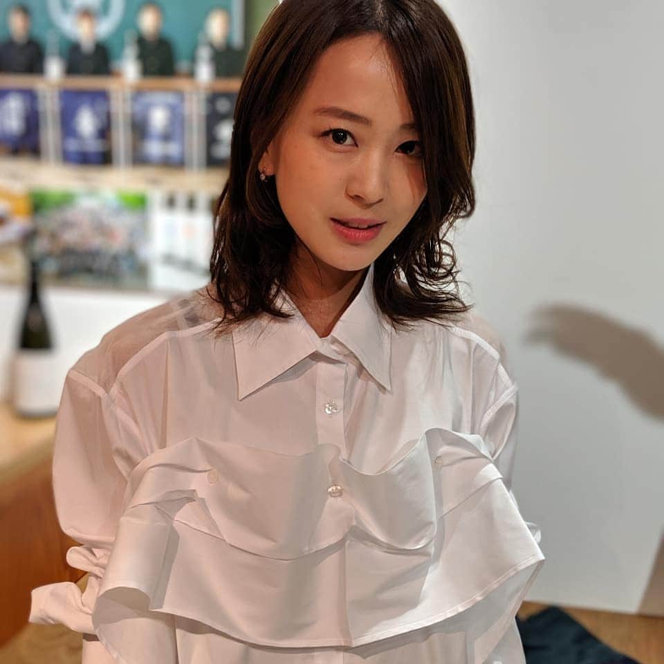 佐野莉子のインスタグラム：「今さらやけど #vfno2019 ♥️⠀ 👕シャツ @shohei_jp @officialshohei ⠀⠀ ⠀ #shohei #shoheicollection #vfno #fno #ootd #きょこ #公式たまひよグラマー #withgirls_jp #買ったもの #マタニティコーデ #shirt #着心地 #throwbacksunday #myfav」