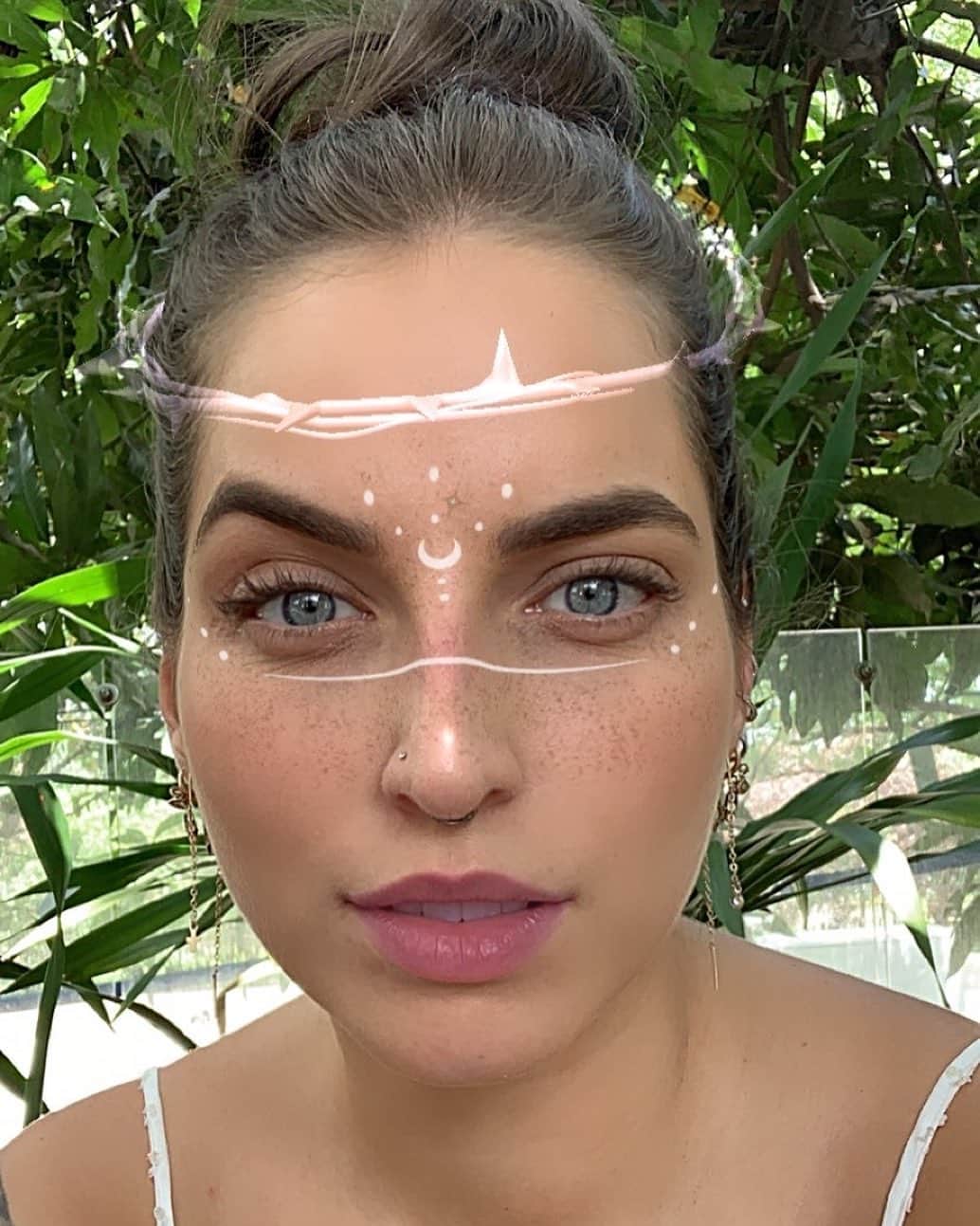 Bruna Unzuetaのインスタグラム：「3x4 místico 🧝🏼‍♀️filtro dos stories é a minha religiãoooo 🥰」