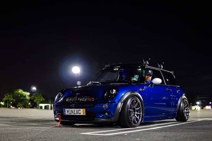 CarsWithoutLimitsさんのインスタグラム写真 - (CarsWithoutLimitsInstagram)「1st generation 2003 Supercharged Mini Cooper S. It was one of the first few purchased in the United States. 45K original miles on a rebuilt upgraded motor 🪁 Owner @__miniac__  #carswithoutlimits #mini」1月12日 12時49分 - carswithoutlimits