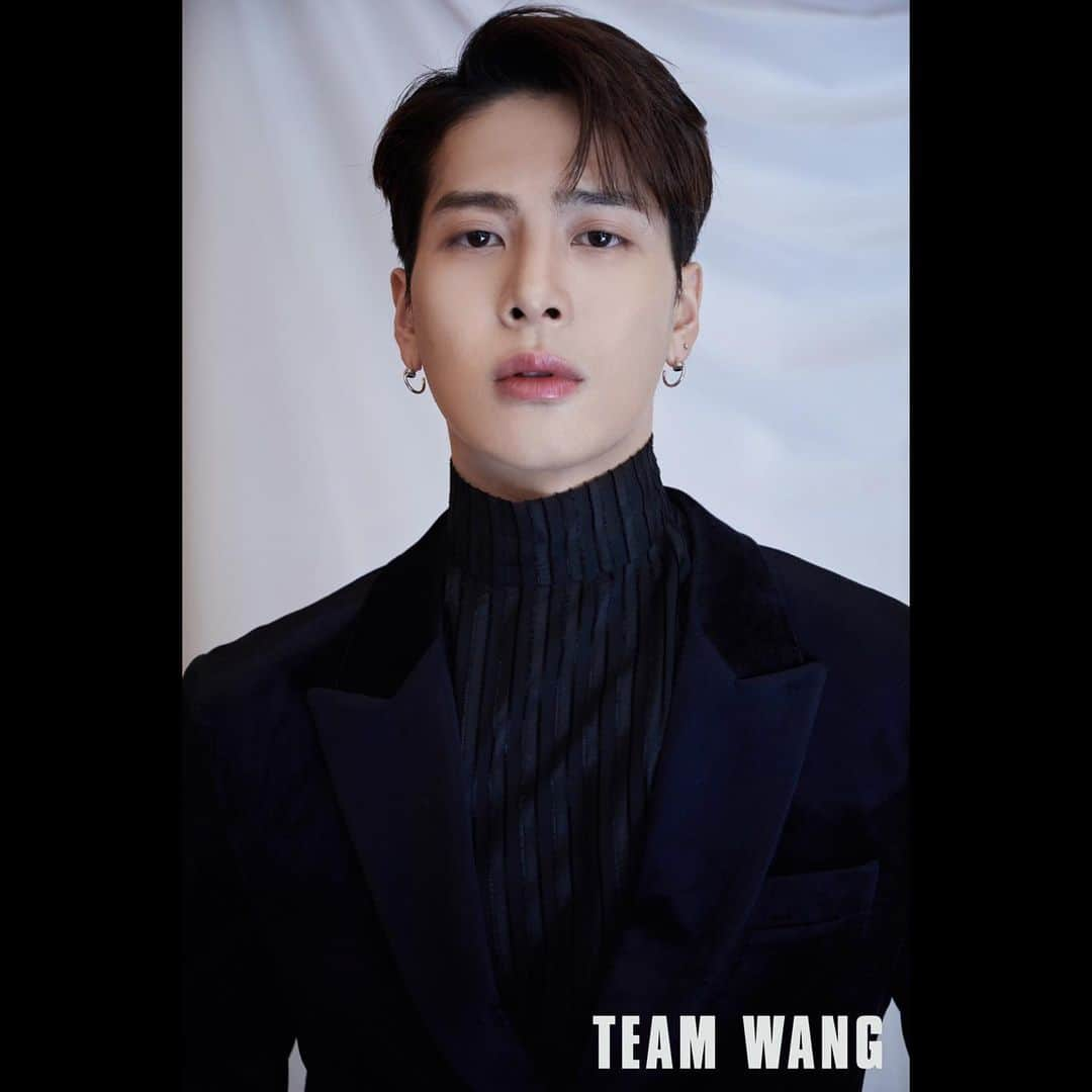 ジャクソンさんのインスタグラム写真 - (ジャクソンInstagram)「Blessed “🏆” #jacksonwang #잭슨 #王嘉爾 #微博之夜 #TEAMWANG」1月12日 12時52分 - jacksonwang852g7