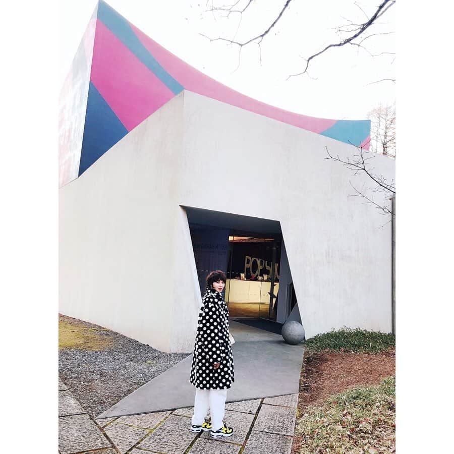 森下紀子さんのインスタグラム写真 - (森下紀子Instagram)「. 恒例の誕生日旅行は、  ずっと行きたかった 小淵沢の 『中村キース・ヘリング美術館』と、 @nakamurakeithharingcollection .  同じ系列で 日本を代表する建築家 北川原 温さんが設計した 『ホテルキーフォレスト北杜』 @hotelkeyforesthokuto .  自然の中で 大好きなアートと建築に浸る 最高の誕生日♡  旦那さんと両親や家族 関わってくれた全ての方々  そして 生まれてきた私にも 心からのありがとう！ . #キースヘリング美術館  #キーフォレスト北杜  #keithharingmuseum  #keyforesthokuto  #birthdaytrip」1月12日 13時03分 - noriko_morishita_