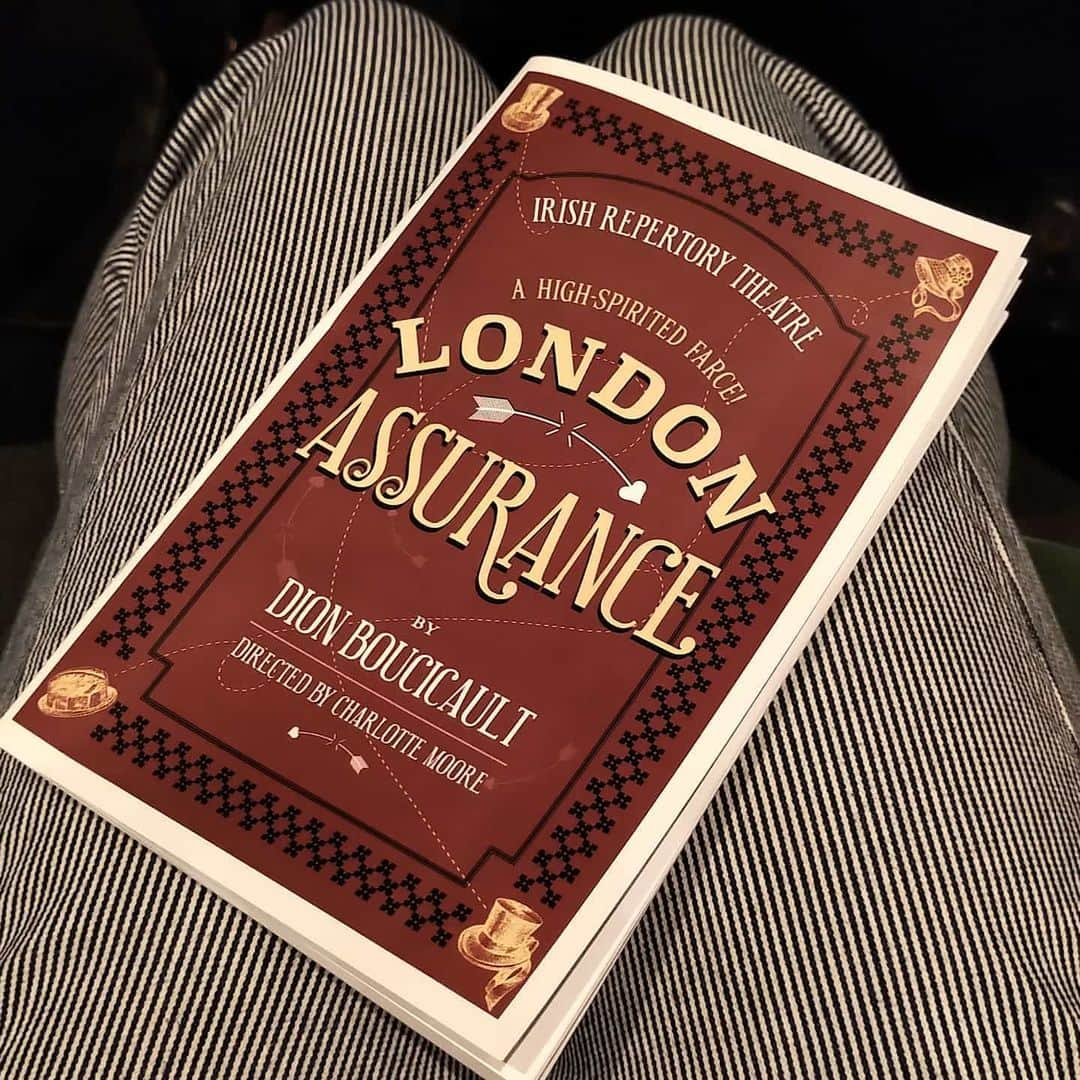 サラ・ジェシカ・パーカーさんのインスタグラム写真 - (サラ・ジェシカ・パーカーInstagram)「This utterly delightful play and it's actors that marvel is of course at @irish_rep because everything they do is a gift for their audiences. T'was the perfect distraction after a long week.  Demand dictates a few more weeks of performances. Oh how I recommend! X, SJ」1月12日 13時29分 - sarahjessicaparker