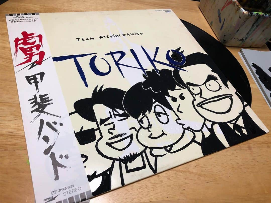 のインスタグラム：「‪池袋のココナッツディスクで買ったレコードに絵を描いてたら‬ ‪こんな時間に…‬ ‪今日、何時に行けばいいんだっけ？？‬ ‪#ダンディナイト ‬ ‪#池袋虜 ‬」