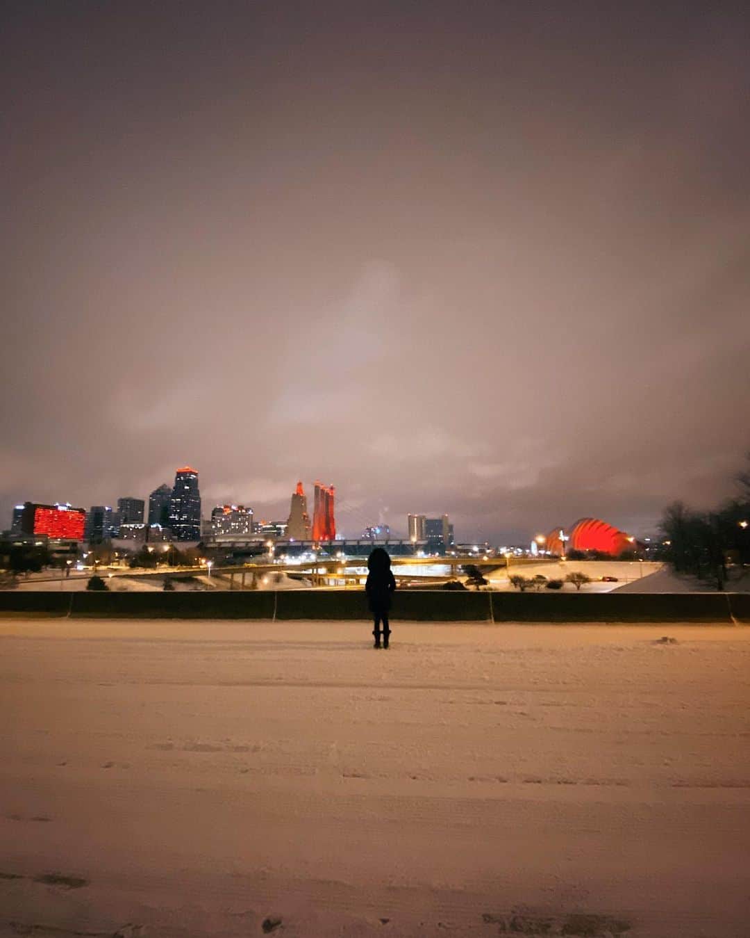 Robert Bingamanのインスタグラム：「M in red」