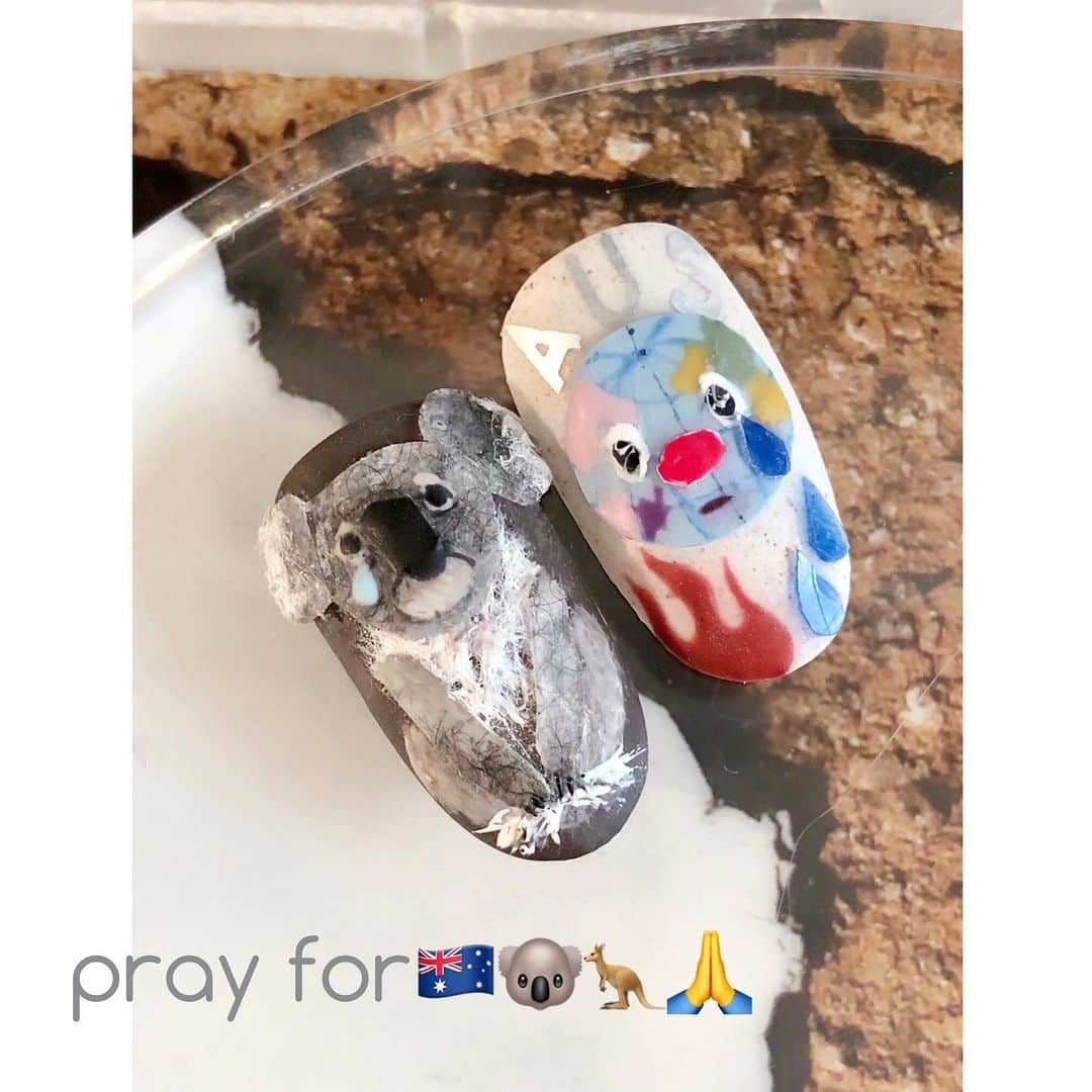 Mayu Ogawaさんのインスタグラム写真 - (Mayu OgawaInstagram)「!!! pray for Australia !!!﻿ 🇦🇺 🐨 🦘 🌳 🙏﻿ ﻿ 早くおさまりますように 😢🔥﻿ 早く平穏が訪れますように🙏 ﻿ ﻿ サロンにも昨年も今年に入っても、﻿ オーストラリアよりお客様がいらしてくださっています。﻿ 人事じゃない。﻿ ﻿ #prayforaustralia  #love #dontcry ﻿ #pawer #peace #pray﻿ #sevetheanimals #sevethegreen﻿ #savetheland  #savetheearth﻿ #saveaustralia  #頑張って #祈 ﻿ #世界は助け合おう #励まそう #想おう﻿ #地球家族 #世界家族﻿ #世界中がともだち #🤝﻿ #fromjapan #for #australia ﻿ ﻿」1月12日 14時34分 - m_d_a