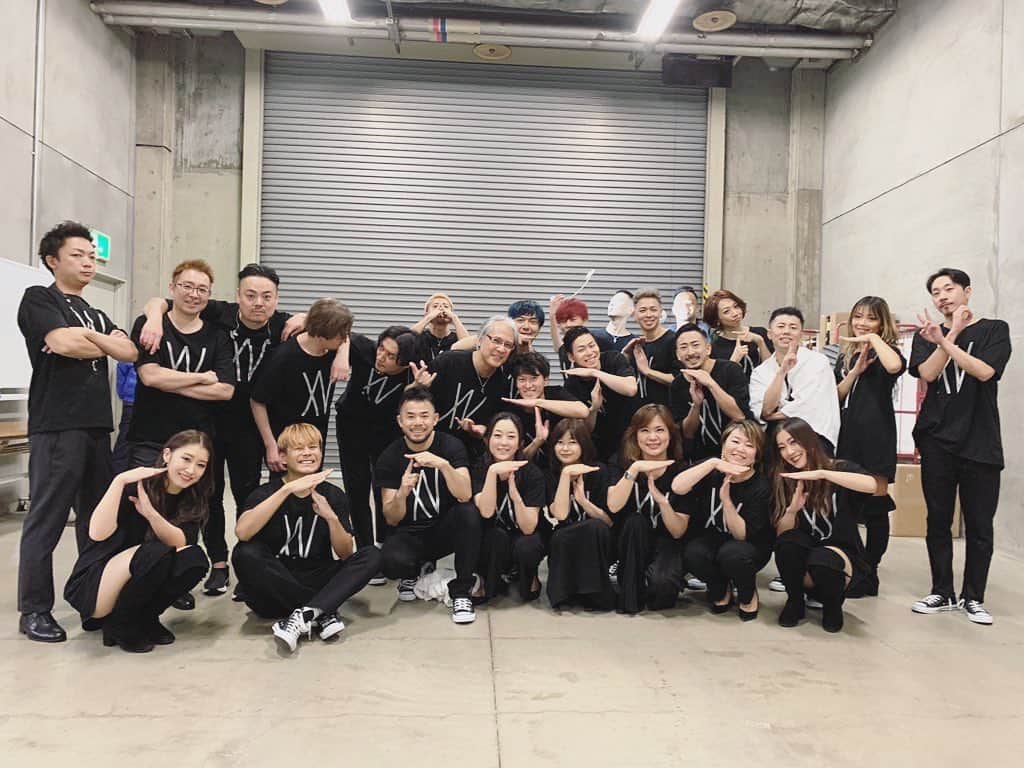 SONNYのインスタグラム：「First show, First stage, First performance of 2020🔥 2020 走り出しました #Tourlife #東方神起  #TohoDancers」