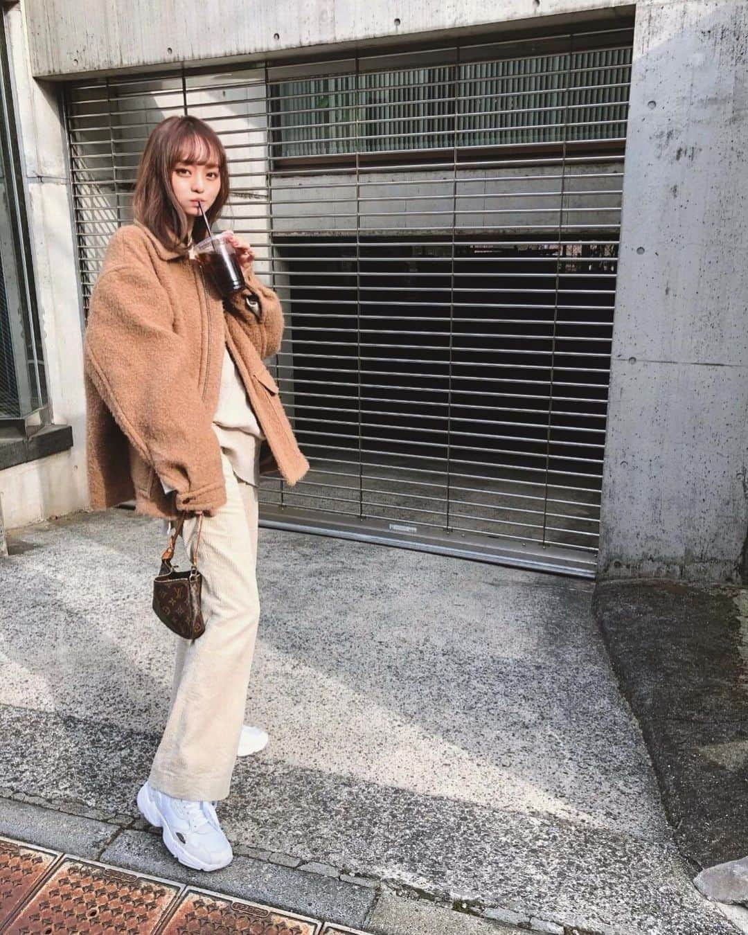 丸林広奈さんのインスタグラム写真 - (丸林広奈Instagram)「Sunday🧸 #ootd #fashion #coordinate #outfit #今日のコーデ #ワントーンコーデ」1月12日 15時08分 - hironamarubayashi