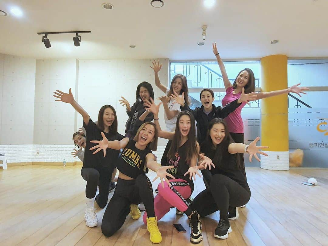 パク・ソルミさんのインスタグラム写真 - (パク・ソルミInstagram)「#zumba #환기할수있는시간」1月12日 20時51分 - park_solmi