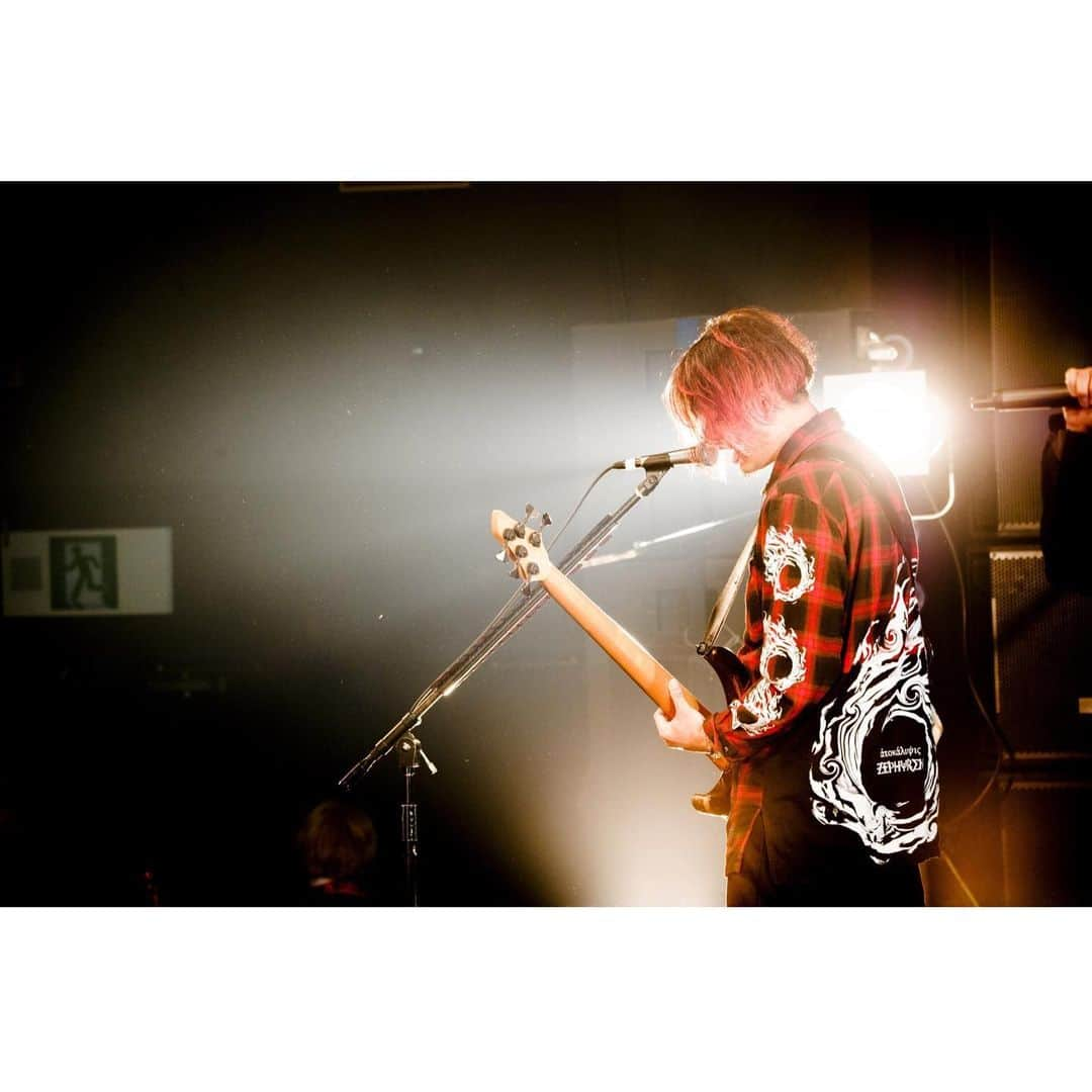 侑威地さんのインスタグラム写真 - (侑威地Instagram)「NO MATTER LIVE@Zepp Sapporo  photo by @ninjajon  #rottengraffty #nomatterlive」1月12日 16時14分 - yuichi_rotten