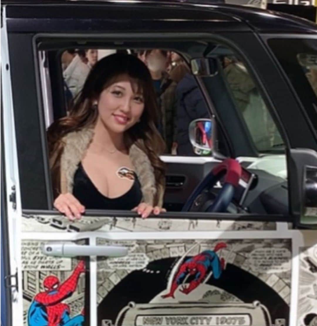 神谷麻美さんのインスタグラム写真 - (神谷麻美Instagram)「#スパイダーマン 発見❤💙❤💙 #spiderman の車❤✨(๑✪ω✪๑)ｶﾜｨｨ♡❤✨🕸💙 #オートサロン 🚗 ³₃❤💙」1月12日 16時18分 - asamice428