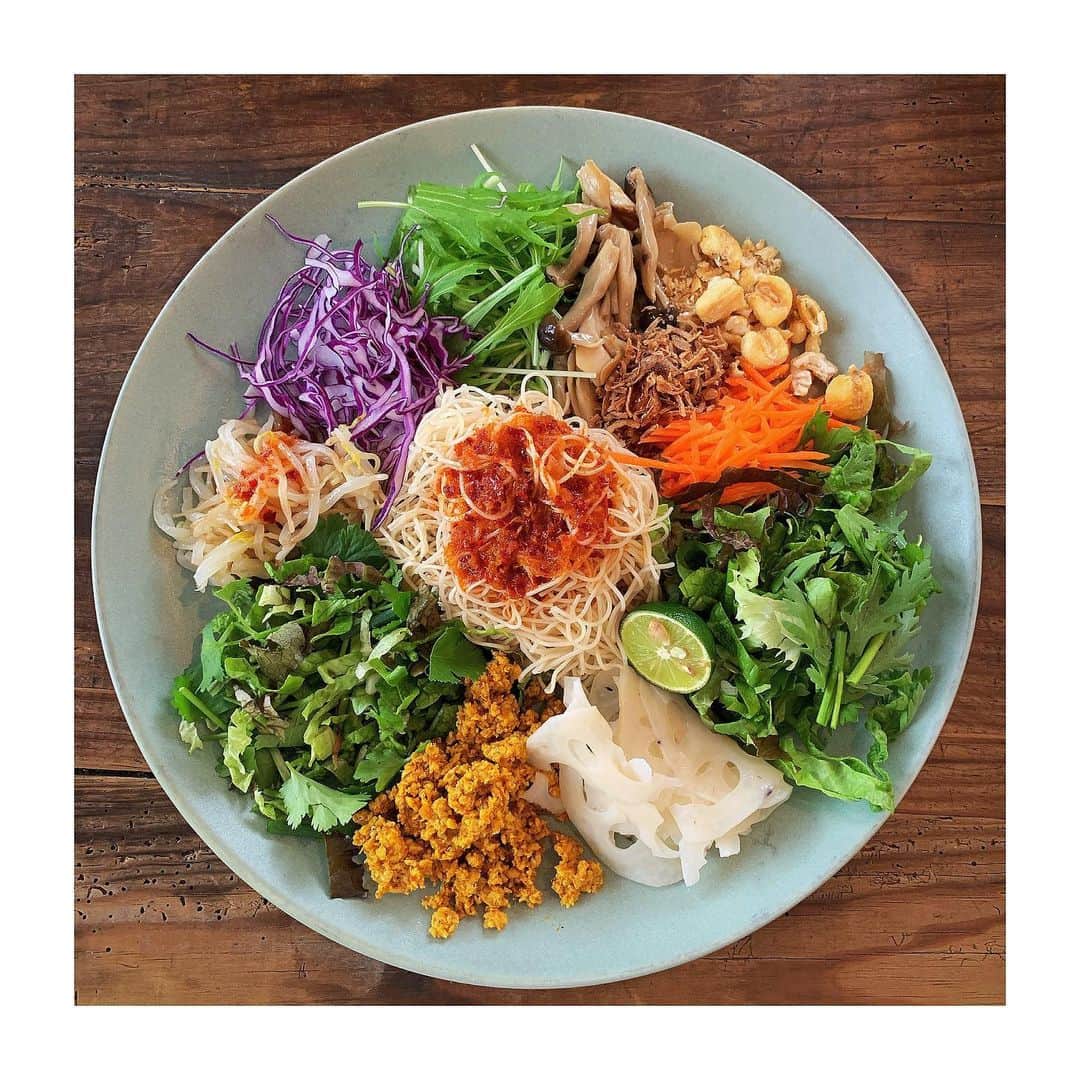 古川美有さんのインスタグラム写真 - (古川美有Instagram)「久しぶりの外ランチ😋 この感じは写真撮って載せようと思ってしまうよね #映え . #lunch #foodstagram #vietnamese #yoyonam」1月12日 16時47分 - miyukogawa