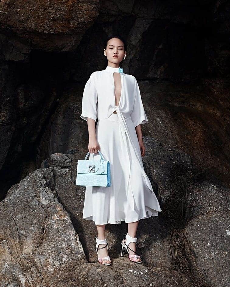 OFF-WHITE C/O VIRGIL ABLOHさんのインスタグラム写真 - (OFF-WHITE C/O VIRGIL ABLOHInstagram)「resort 20 women’s Off-White™ collection titled “Sink or Swim” now available online and in selected stores worldwide. photography c/o @brett_lloyd」1月12日 17時00分 - off____white