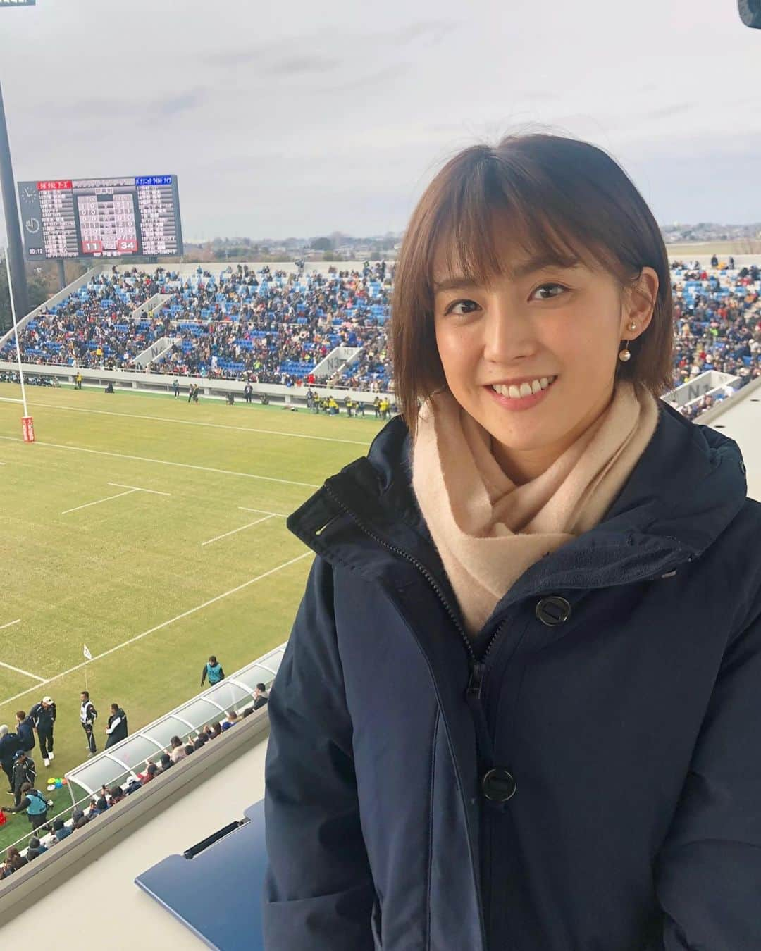 宮司愛海さんのインスタグラム写真 - (宮司愛海Instagram)「今日はラグビートップリーグ・パナソニック対クボタの開幕戦で熊谷へ！ 去年日本中を感動に包んだワールドカップから数ヶ月「この熱をトップリーグ開幕まで持続させたい」と日本代表選手のみなさんが口々におっしゃっていましたが、ラグビー熱はもちろん今も健在！ 今日は本当に多くの観客が詰めかけていました！ 想いが繋がったトライの瞬間って、本当に興奮しますね...！😭 . 今夜のS-PARKはキャスター陣フル稼働で各地の開幕戦へ行ってきました🏉 ゲストにラグビー元日本代表の大畑大介さんをお迎えしてたっぷりお伝えします✨」1月12日 17時01分 - manami_miyaji