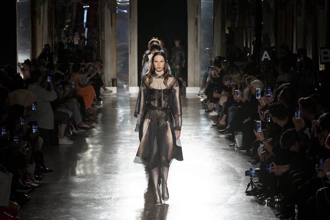 アツシナカシマのインスタグラム：「#atsushinakashima #アツシナカシマ #mfw #milanfashionweek #catwalk」
