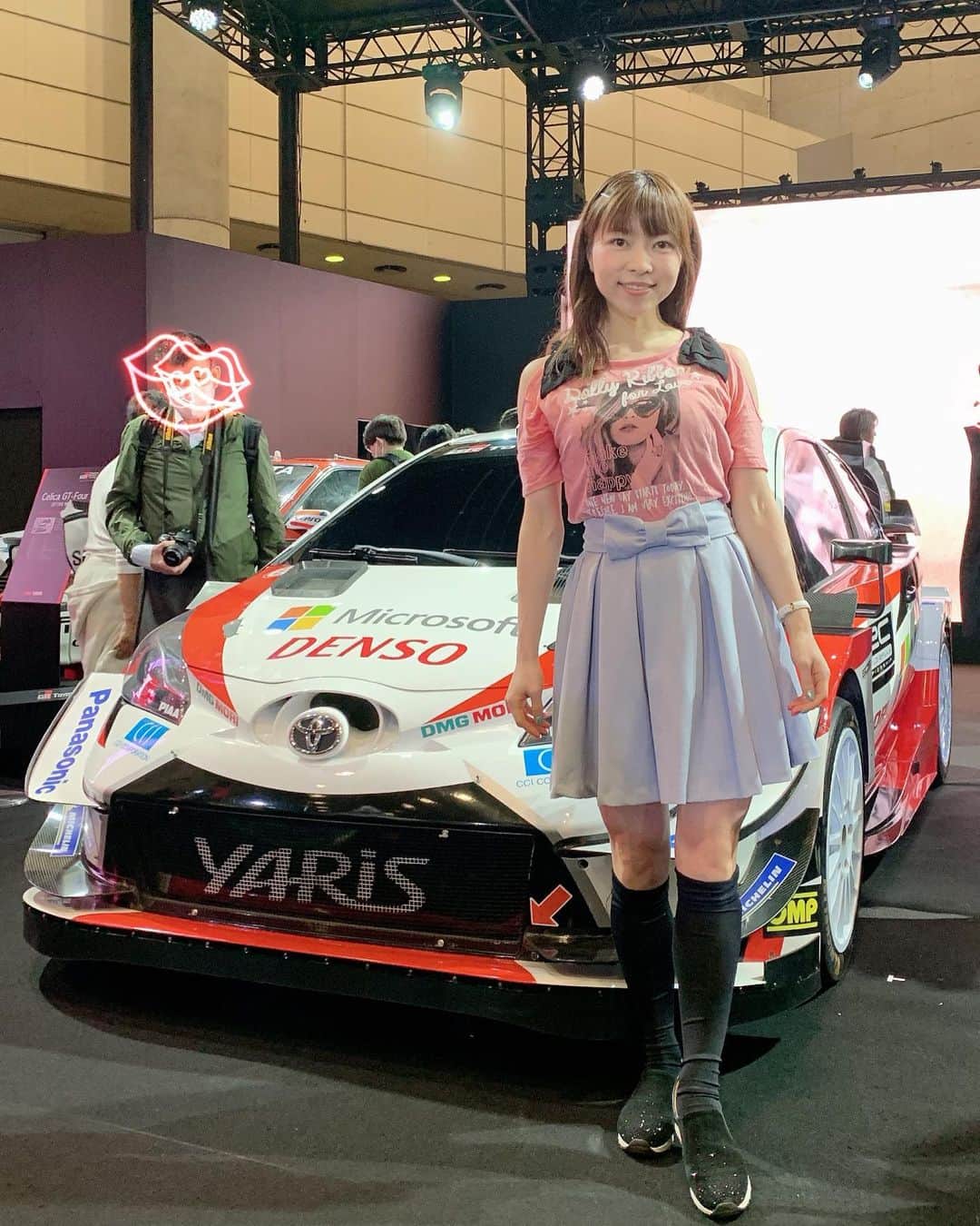 のインスタグラム：「こんばんは❤️❤️今ねー、東京オートサロン2020「TOYOTA GAZOO Racing」さんのブースに遊びに来てるよ♪💗🚘 @toyota_gazoo_racing .  めっちゃめっちゃかっこいいRacing carが！！！！ .  GRヤリス素敵すぎる～～☆彡🏎シンプルなのにstylish. . .  ホイールも全体のフォルムも好みです❤️（車大好きです） .  トヨタ「GRヤリス」通称「GR-4」が今回のAuto Salonで世界初披露となりました☆彡 .  レースで勝つために作った市販車というから、どんな走りか気になりますよね。 . .  ぜひcheckしてみてくださいね♪💗 .  MIYAは、免許持ってないよ笑❤️❤️でも乗るのは好きー💗❤️ .  #PR #GRYARIS #GRヤリス #TAS2020GRYARIS　#スポーツカー #東京オートサロン2020　#モデル　#カスタムカー #オートサロン　#旅インスタグラマー　#トヨタ　#今日のファッション #インスタグラマー　#インフルエンサー　#オートサロン2020 #今日のメイク #ファッション好き　#今日のメイク　#ビュースタグラマー　#幕張メッセ #ファッションコーデ　#ブロガー　#ファッショニスタ　#今日のコーデ」