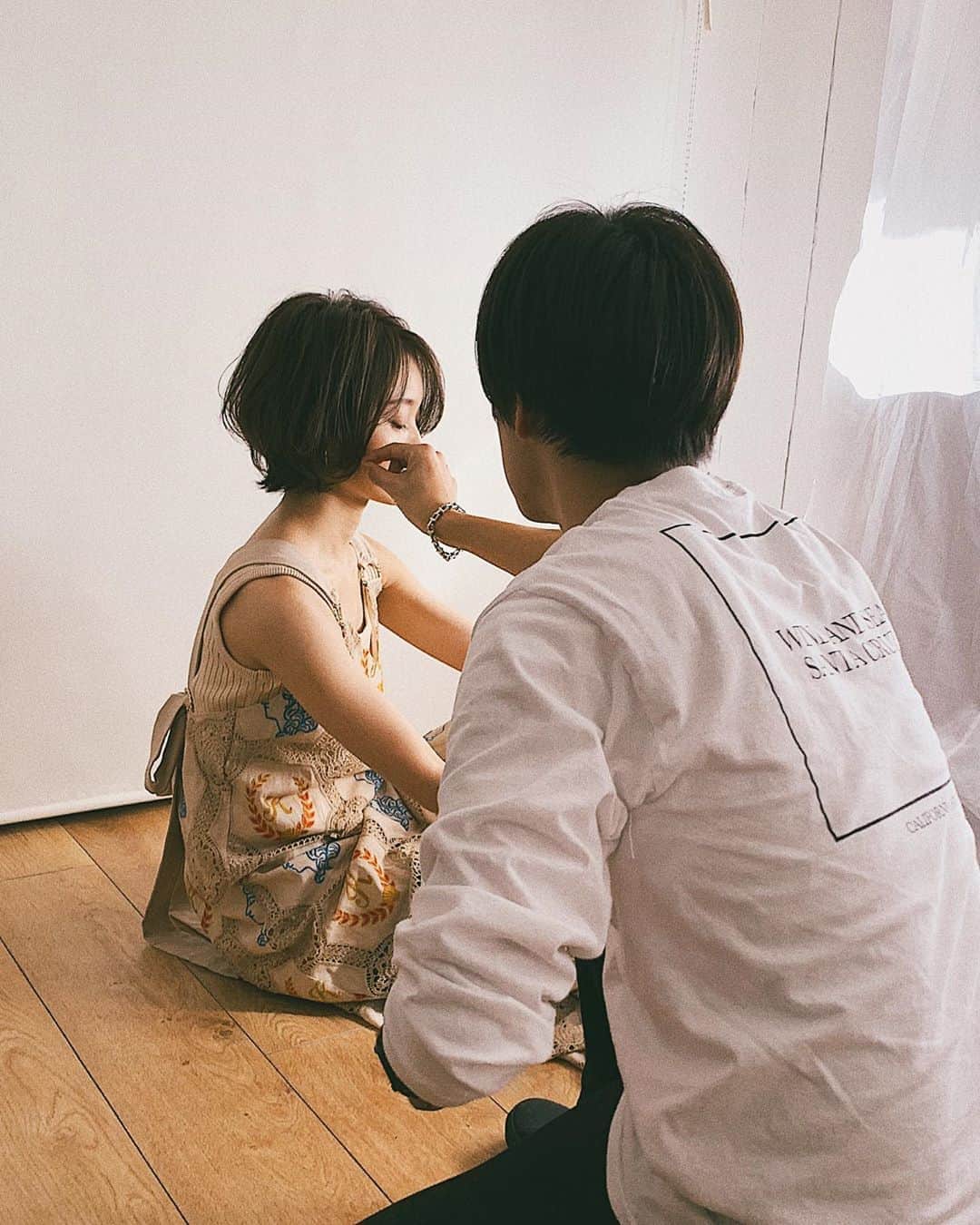のインスタグラム：「📸 ❤️ ❤️ ❤️ 髪短いの楽だなぁー🥴 写真はabbeyの菊地さんに切ってもらったときのだよ✨ 世間は連休だね🥳🎮📚 フォードVSフェラーリ面白かったよ🎥🎞 やっぱかっこいいね🏎 オススメっ🍿😎」