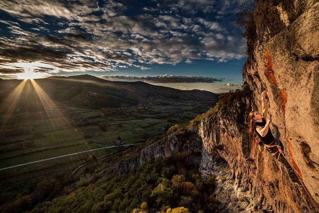 ミナ・マルコヴィッチさんのインスタグラム写真 - (ミナ・マルコヴィッチInstagram)「During this #holidays I had a time and chance to think a bit about me, my life, my climbing ... I discovered, how much interest in different things I have. I discovered, how many things 'drive me' and would totally like and love to do more 💕 ... .  I would love start to share (once) my climbing knowledge and competing experiences trought workshops or clinics. Maybe also just give an opportunity to hold a lecture and offer you an climbing experience with me. I would also love to made a training program(s) for climbers, who might crave for one and would believe and trust in my 15+ years of athlete experience* .  I would also love to deeper my (bio)psychology knowledge to a higher level and understand an (biological) causes of some behaviours and #mentalhealth aspects. I would love to share my competing and motivation experiences trought psychological approach and spread an #mentalhealt (#bodyimage) awareness between young people and athletes 🙏 ... .  Well, YES - many things and challanges ... But, I believe, with a knowledge, desire and energy it is possible. . *(I always had a coach, but I believe I still have experienced and learned a lot!)... .  But, most important -> I am still going to CLIMB! 💪❤ . Foto: @lukafonda (Histerija, Ops, 8c+) . #foryourmountain @lasportivagram @plusclimbing @climbskinspain @postanivojak  #climbing_pictures_of_instagram #climbing_is_my_passion #outdoorphotography #outdoor #mm_climbing #mm_training #mm_psychology」1月12日 18時18分 - miiiinam