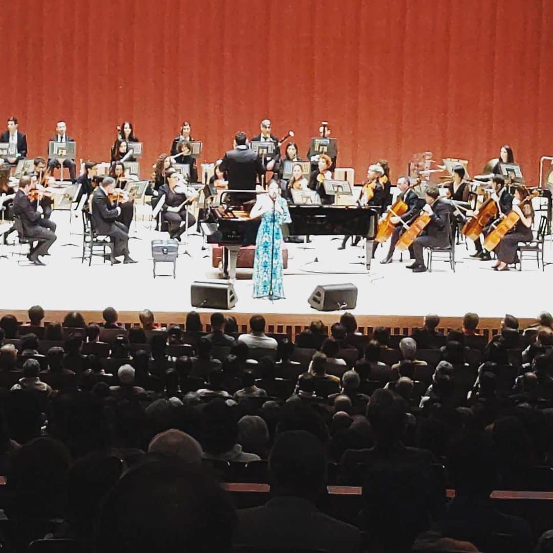 宮本美季さんのインスタグラム写真 - (宮本美季Instagram)「Thank you for coming!! 高崎芸術劇場、今日もありがとうございました❤️みなさん盛り上げてくださり幸せ者だなぁとつくづく。 歓声に胸が熱くなりました😭  さあ、残り4公演。 楽しむぞー😆  #4moreshows #ローマイタリア管弦楽団 #映画音楽 #soundofmusic  #overtherainbow  #iwannabelovedbyyou  #summertime  #kokoro @orchestradiroma」1月12日 18時22分 - mikivoice